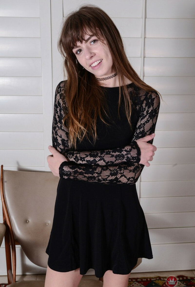 Диночка, 22